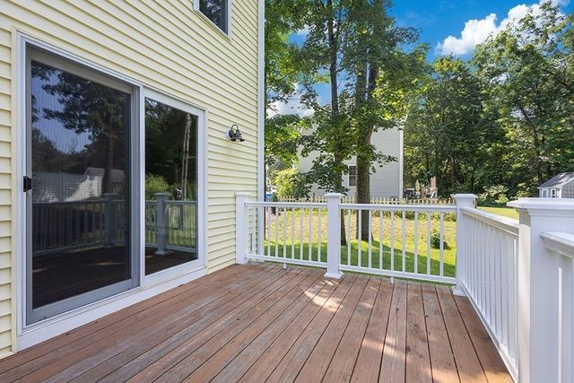 95 Franklin St, Wrentham, MA 02093