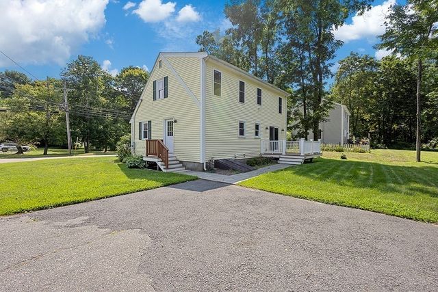 95 Franklin St, Wrentham, MA 02093