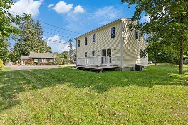 95 Franklin St, Wrentham, MA 02093