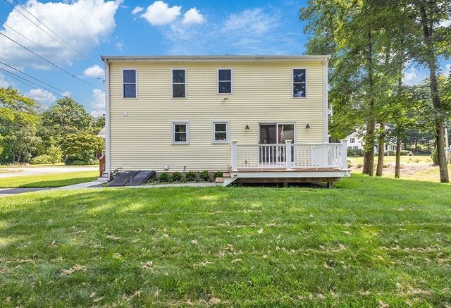 95 Franklin St, Wrentham, MA 02093