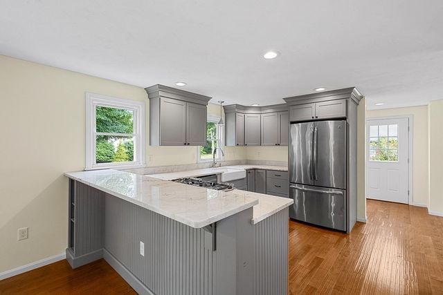 95 Franklin St, Wrentham, MA 02093