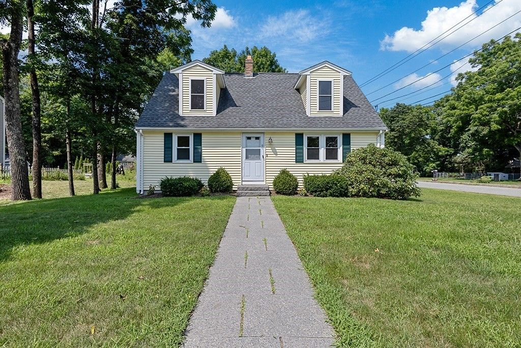 95 Franklin St, Wrentham, MA 02093