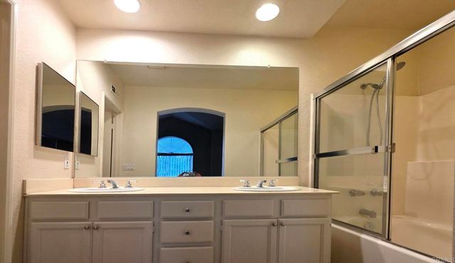 1872 Matin Circle 204, San Marcos, CA 92069