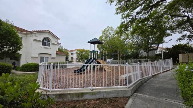 1872 Matin Circle 204, San Marcos, CA 92069