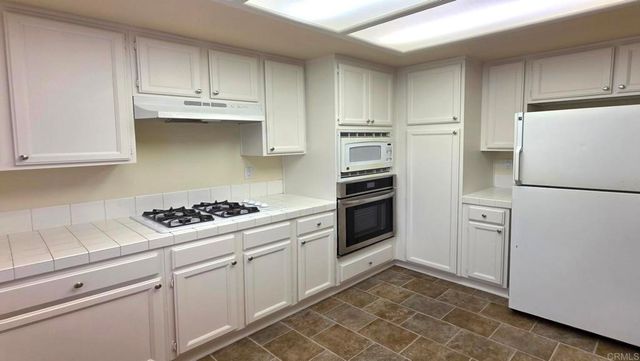 1872 Matin Circle 204, San Marcos, CA 92069