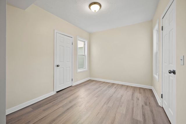 11 Hampshire St, Lowell, MA 01850