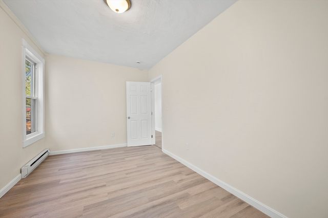 11 Hampshire St, Lowell, MA 01850