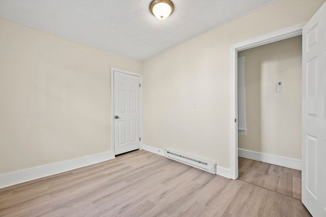 11 Hampshire St, Lowell, MA 01850