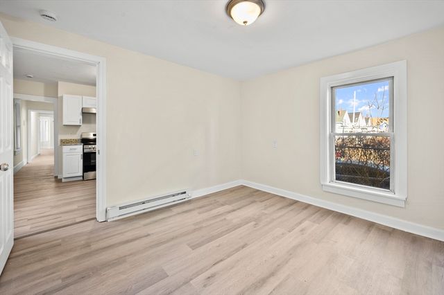 11 Hampshire St, Lowell, MA 01850