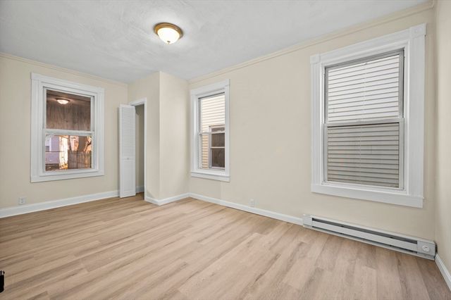 11 Hampshire St, Lowell, MA 01850