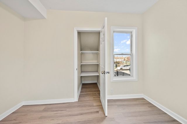 11 Hampshire St, Lowell, MA 01850