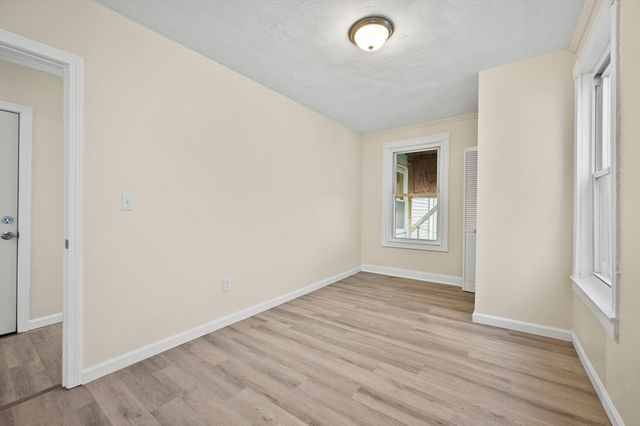 11 Hampshire St, Lowell, MA 01850