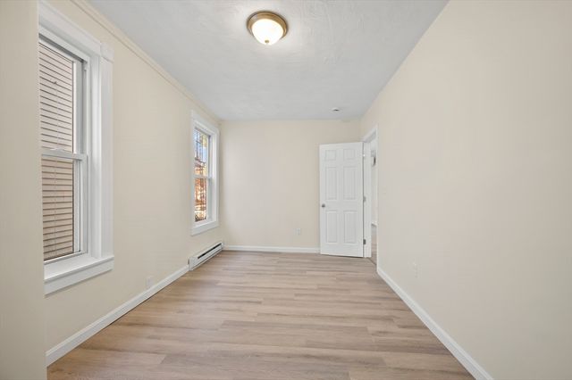 11 Hampshire St, Lowell, MA 01850