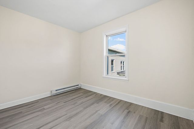 11 Hampshire St, Lowell, MA 01850