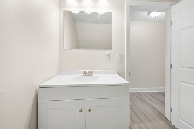 11 Hampshire St, Lowell, MA 01850