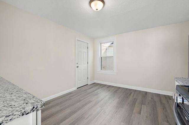 11 Hampshire St, Lowell, MA 01850