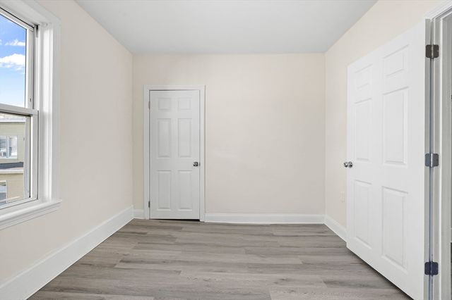 11 Hampshire St, Lowell, MA 01850