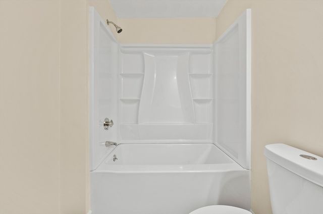 11 Hampshire St, Lowell, MA 01850