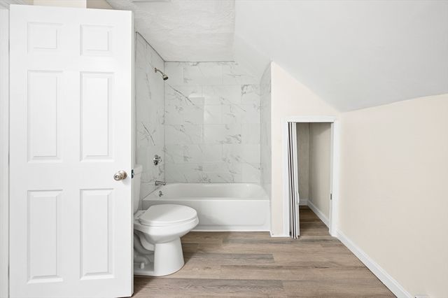 11 Hampshire St, Lowell, MA 01850