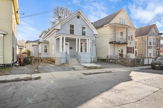 11 Hampshire St, Lowell, MA 01850