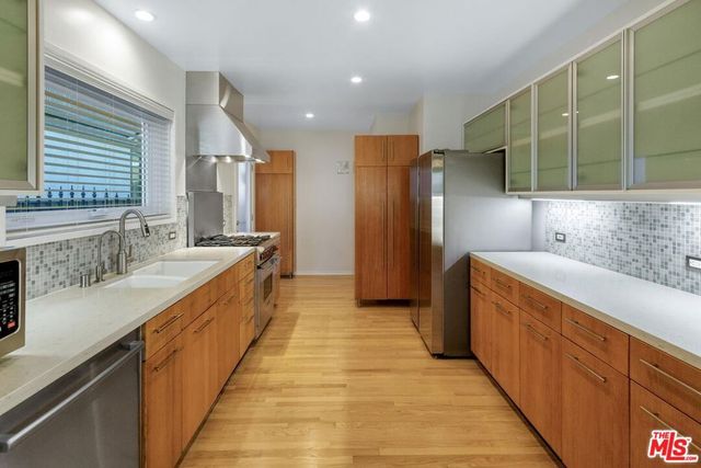 4281 Motor Avenue, Culver City, CA 90232