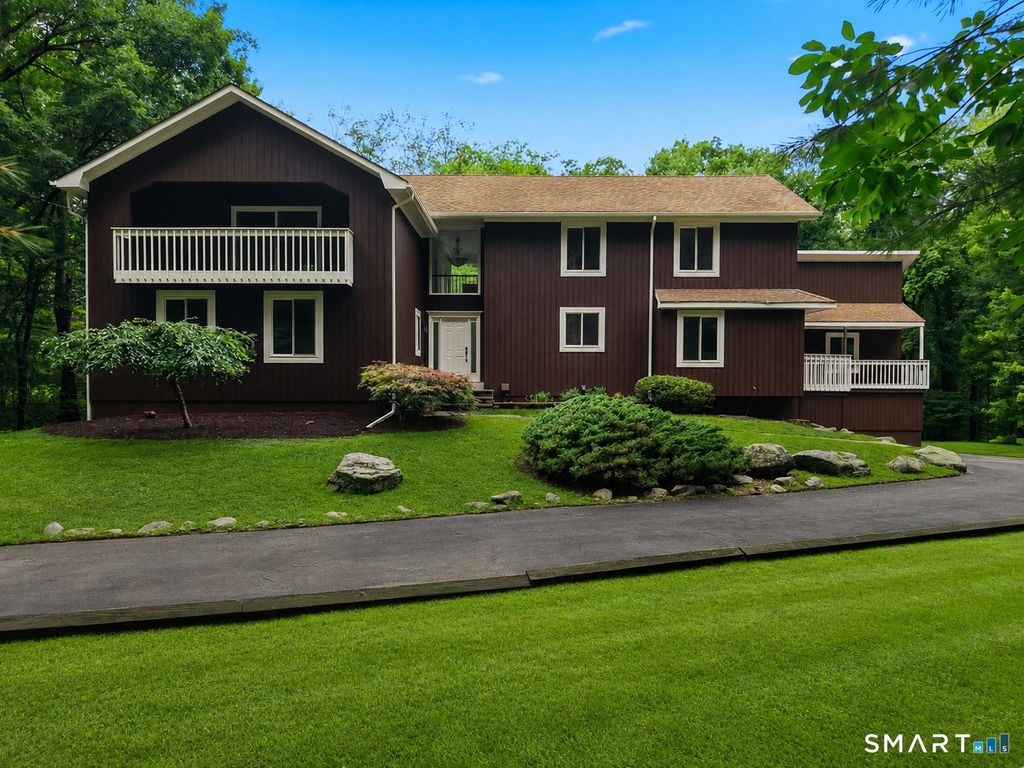 21 Deepwood Road, Weston, CT 06883