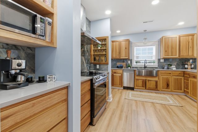 1237 Abiff Rd, Bon Aqua, TN 37025
