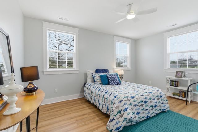 1237 Abiff Rd, Bon Aqua, TN 37025