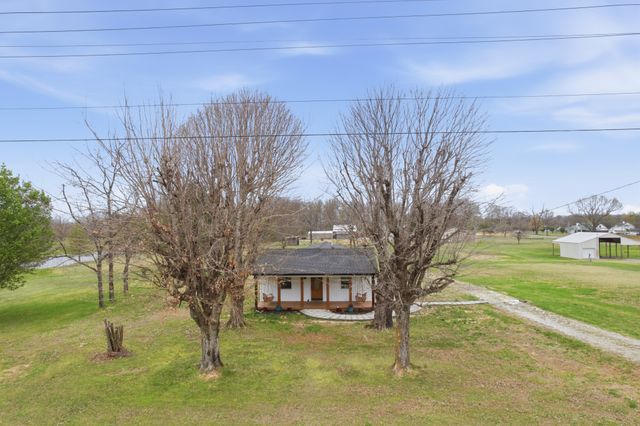 1237 Abiff Rd, Bon Aqua, TN 37025