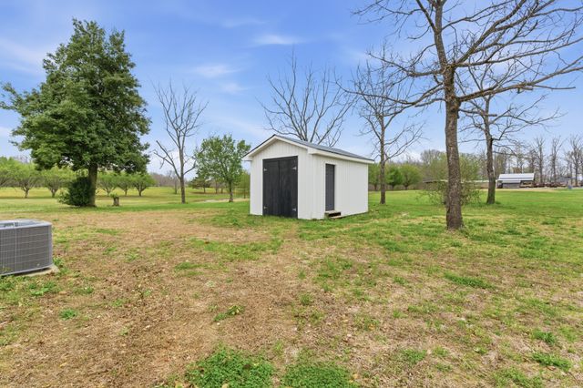 1237 Abiff Rd, Bon Aqua, TN 37025