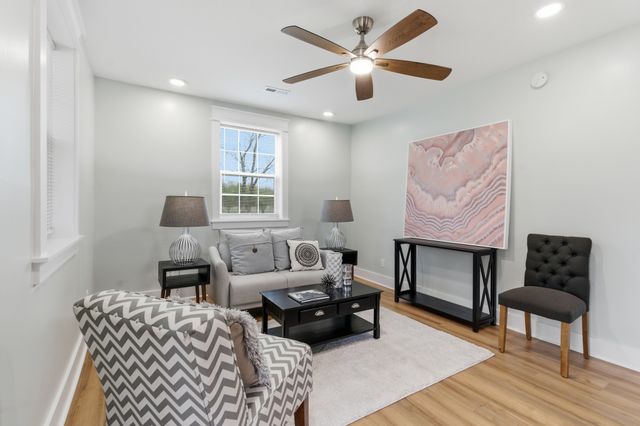 1237 Abiff Rd, Bon Aqua, TN 37025