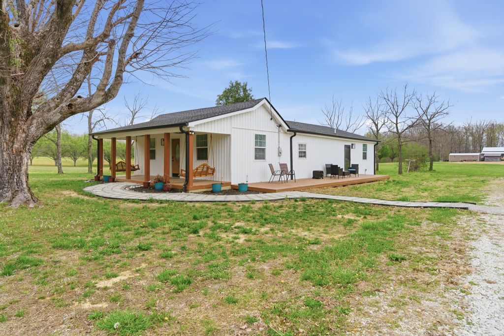 1237 Abiff Rd, Bon Aqua, TN 37025