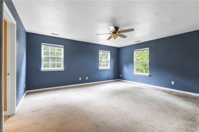 330 Thelmar LN, Portsmouth, VA 23701