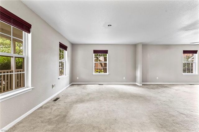 330 Thelmar LN, Portsmouth, VA 23701