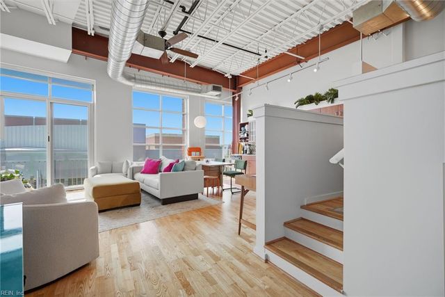 221 Market St Unit 548, Virginia Beach, VA 23462