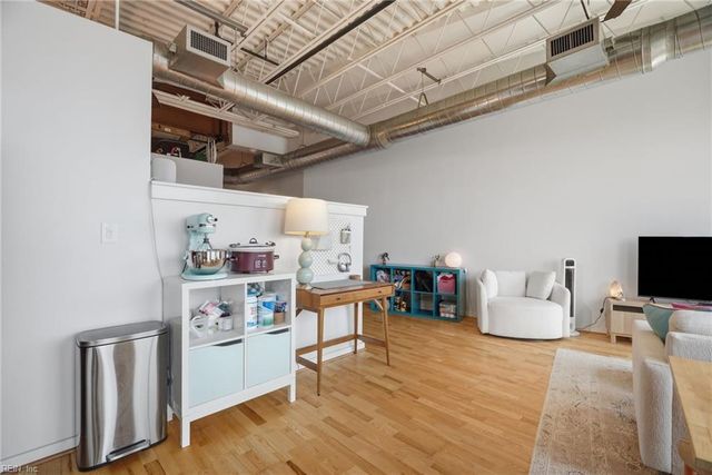 221 Market St Unit 548, Virginia Beach, VA 23462
