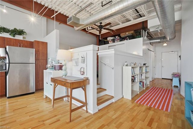 221 Market St Unit 548, Virginia Beach, VA 23462