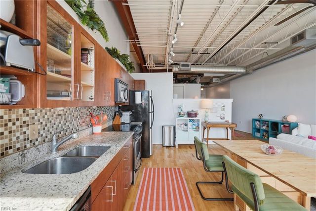 221 Market St Unit 548, Virginia Beach, VA 23462