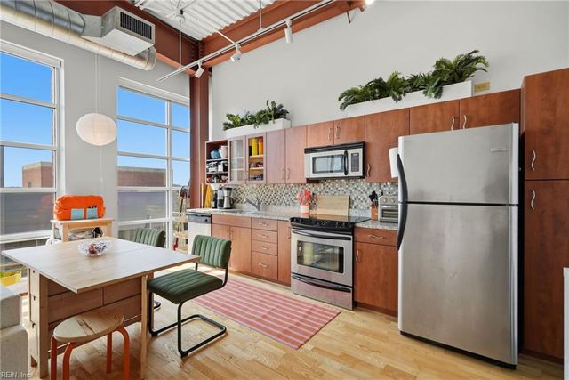 221 Market St Unit 548, Virginia Beach, VA 23462