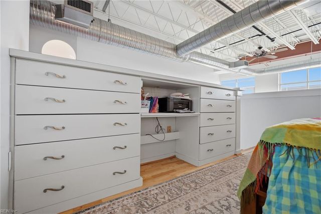 221 Market St Unit 548, Virginia Beach, VA 23462
