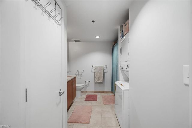 221 Market St Unit 548, Virginia Beach, VA 23462