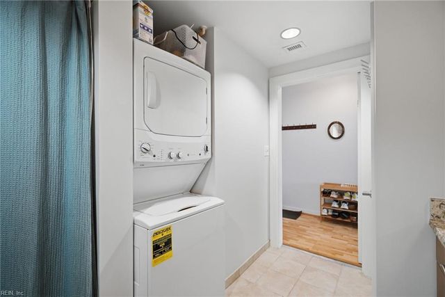 221 Market St Unit 548, Virginia Beach, VA 23462