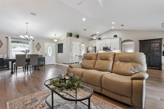 132 FLORIDANA ROAD, Debary, FL 32713