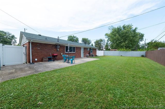 1022 Hazelwood Court, Clarksville, IN 47129