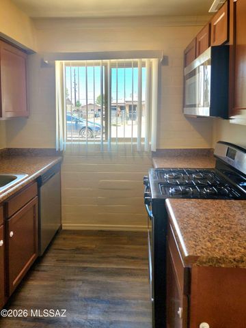 2518-2520 E Cameron Vista, Tucson, AZ 85713