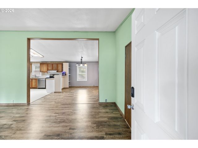 13141 Se POWELL Blvd 18, Portland, OR 97236