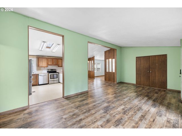 13141 Se POWELL Blvd 18, Portland, OR 97236