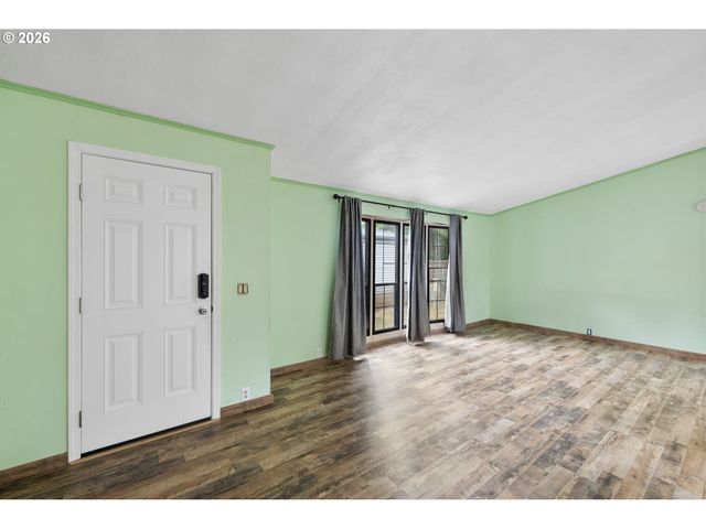 13141 Se POWELL Blvd 18, Portland, OR 97236