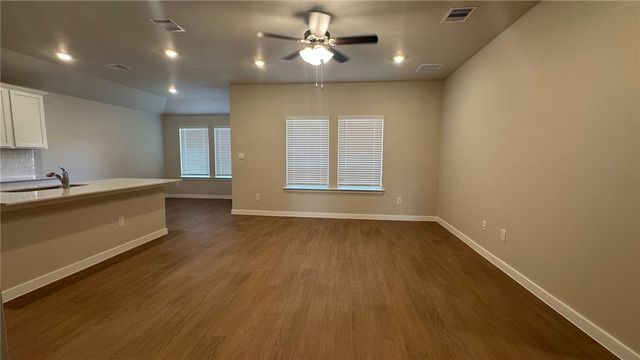 7226 Cattlemen Dr, Corpus Christi, TX 78414