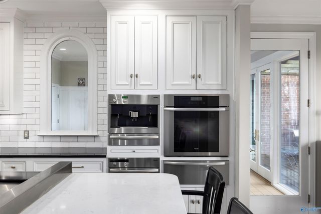 2213 Hidden Ridge Circle, Vestavia Hills, AL 35243